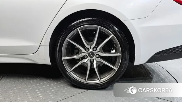 Genesis The New G70 id 3771911 из Кореи 15