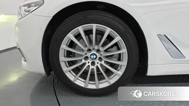 BMW 5 Series (G30) id 4708534 из Кореи 35