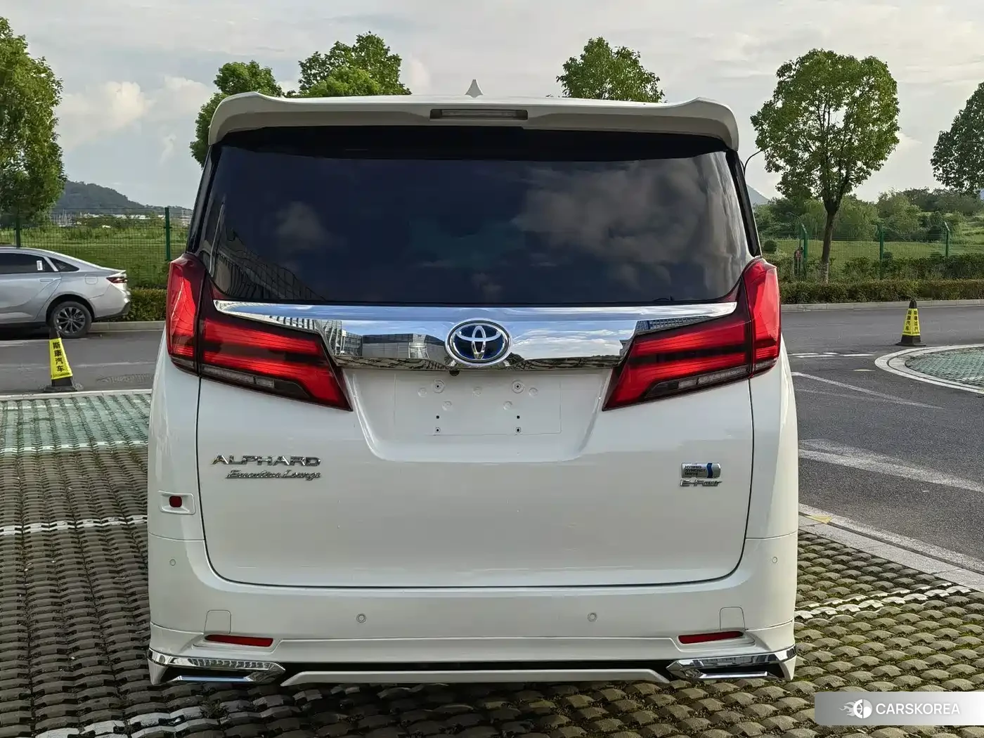Toyota Elfa id 4685918 из Китая 14