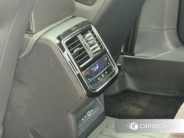 Volkswagen Passat id 4265599 из Китая 18