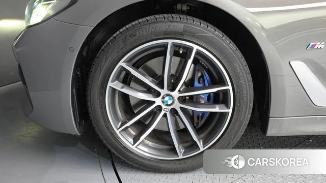 BMW 5 Series (G30) id 4666765 из Кореи 29