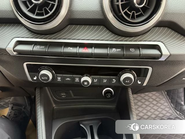 Audi Q2L id 4299422 из Китая 14