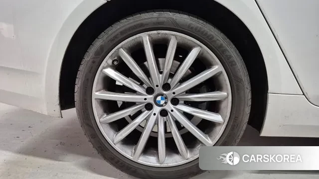 BMW 5 Series (G30) id 3690093 из Кореи 10