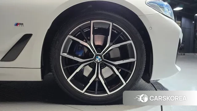 BMW 5 Series (G30) id 3394262 из Кореи 15