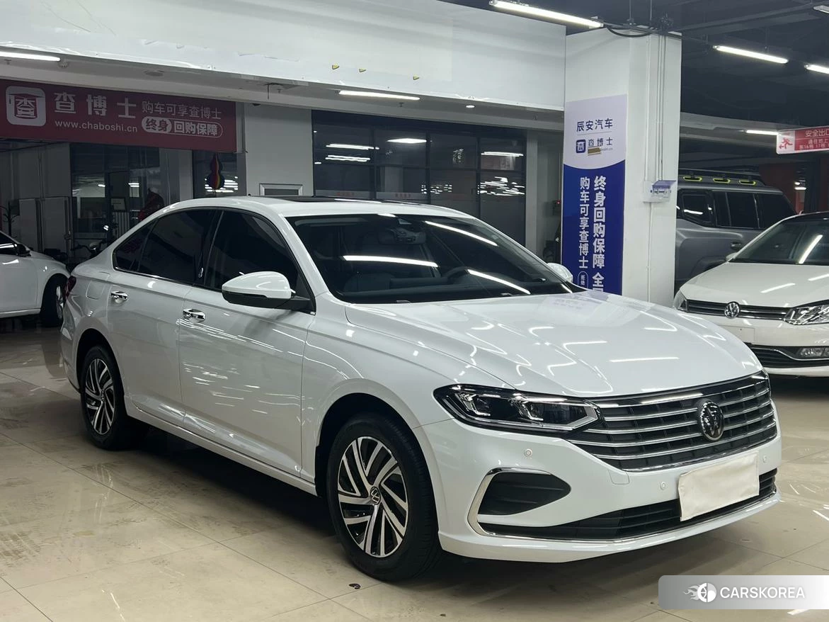 Volkswagen Lavida 2023 Белый из Китая, фото 5