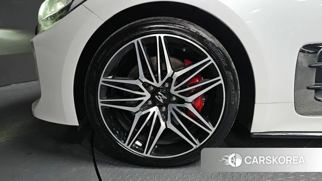 Kia Stinger id 3937139 из Кореи 15