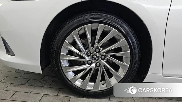 Lexus ES300h 7th generation id 4608019 из Кореи 15