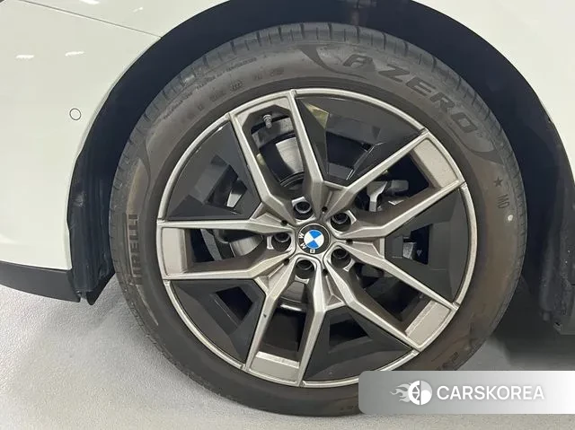 BMW 5 Series (G30) id 3398971 из Кореи 10