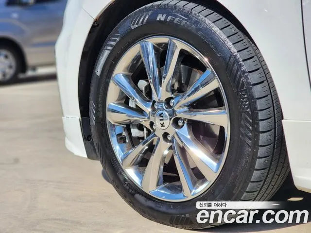 Kia The New Carnival id 2393325 из Кореи 15