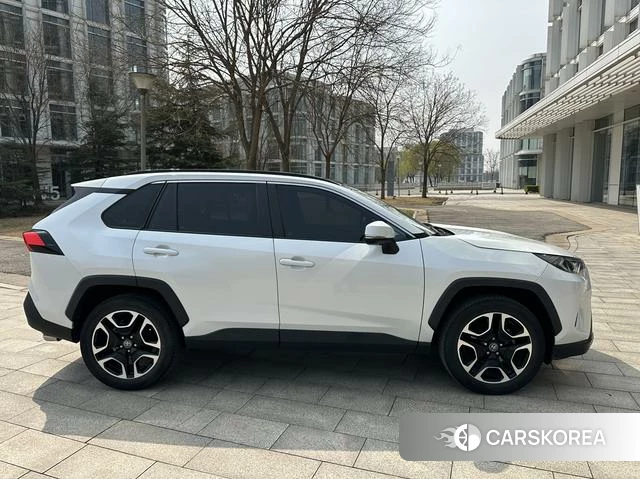 Toyota RAV4 Rongfang 2021 Белый из Китая, фото 5