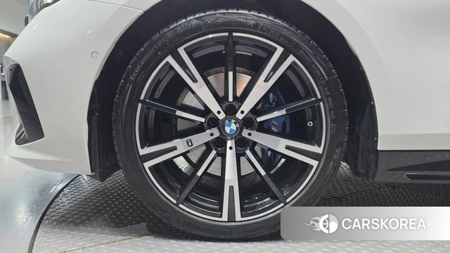 BMW 5 Series (G60) id 4394433 из Кореи 29