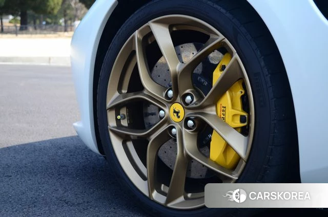 Ferrari GTC4 Russo id 3814205 из Кореи 15