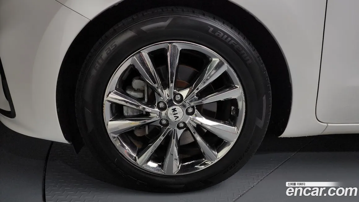 Kia The New Carnival id 2171005 из Кореи 15