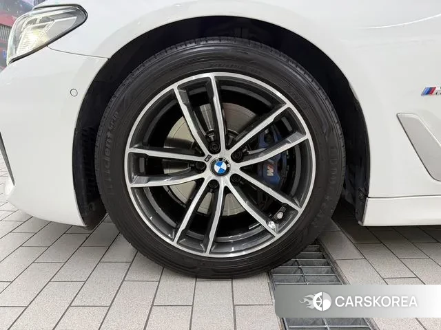 BMW 5 Series (G30) id 3601149 из Кореи 15