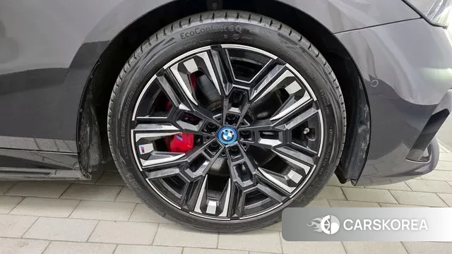 BMW i5 (G60) id 3758246 из Кореи 15