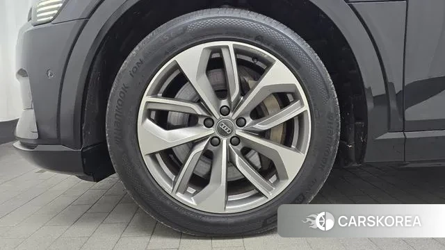 Audi e-Tron id 3464184 из Кореи 15