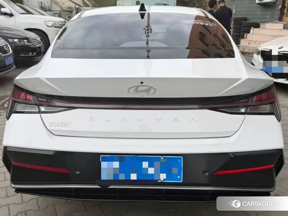 Hyundai Elantra 2023 Белый из Китая, фото 6