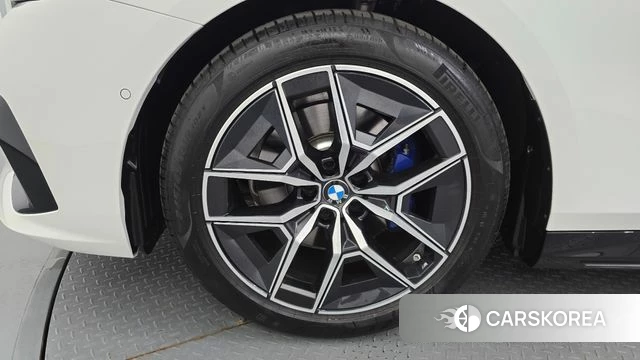 BMW 5 Series (G60) id 4480040 из Кореи 31