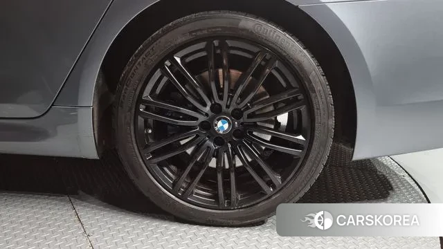 BMW 5 Series (G30) id 3402693 из Кореи 15