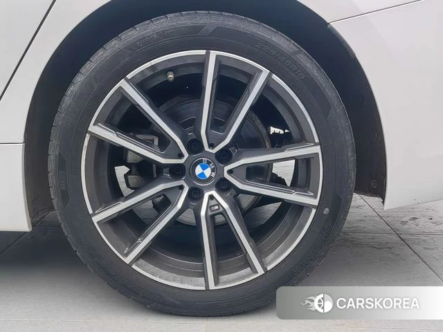 BMW 3 series id 4259514 из Китая 13