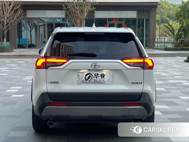 Toyota RAV4 Rongfang 2022 Белый из Китая, фото 5