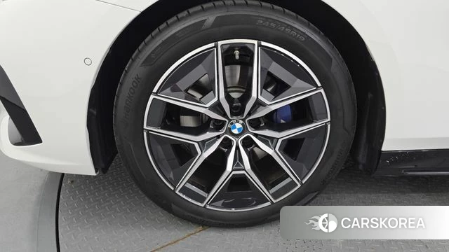 BMW 5 Series (G60) id 4380823 из Кореи 30