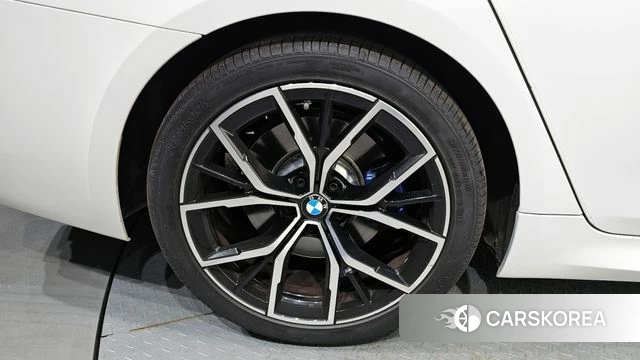 BMW 5 Series (G30) id 4186632 из Кореи 30