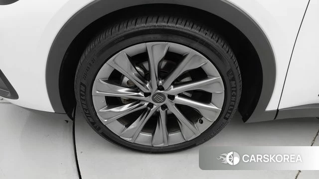 Toyota Crown Crossover id 4862918 из Кореи 15