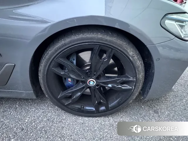 BMW 5 Series (G30) id 3367178 из Кореи 9