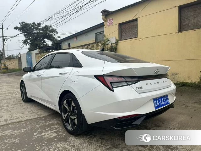 Hyundai Elantra 2022 Белый из Китая, фото 5