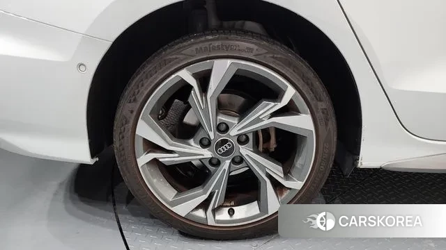 Audi A3 (8Y) id 3305520 из Кореи 15