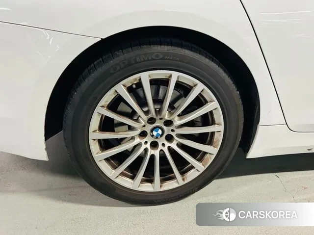 BMW 5 Series (G30) id 3385632 из Кореи 15