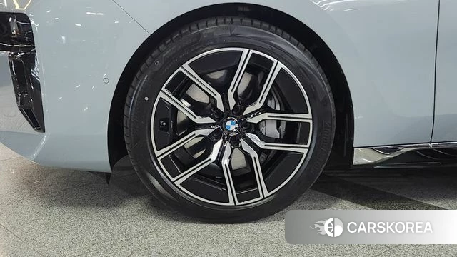 BMW 7 Series (G70) id 3876502 из Кореи 15