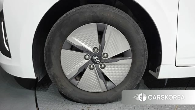Hyundai The New Ionic Hybrid id 4918481 из Кореи 25