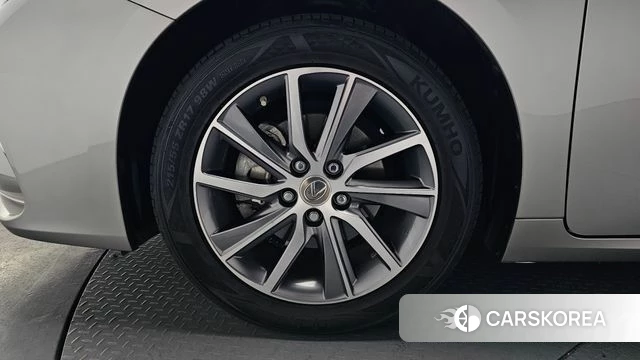 Lexus New ES300h id 3894226 из Кореи 16