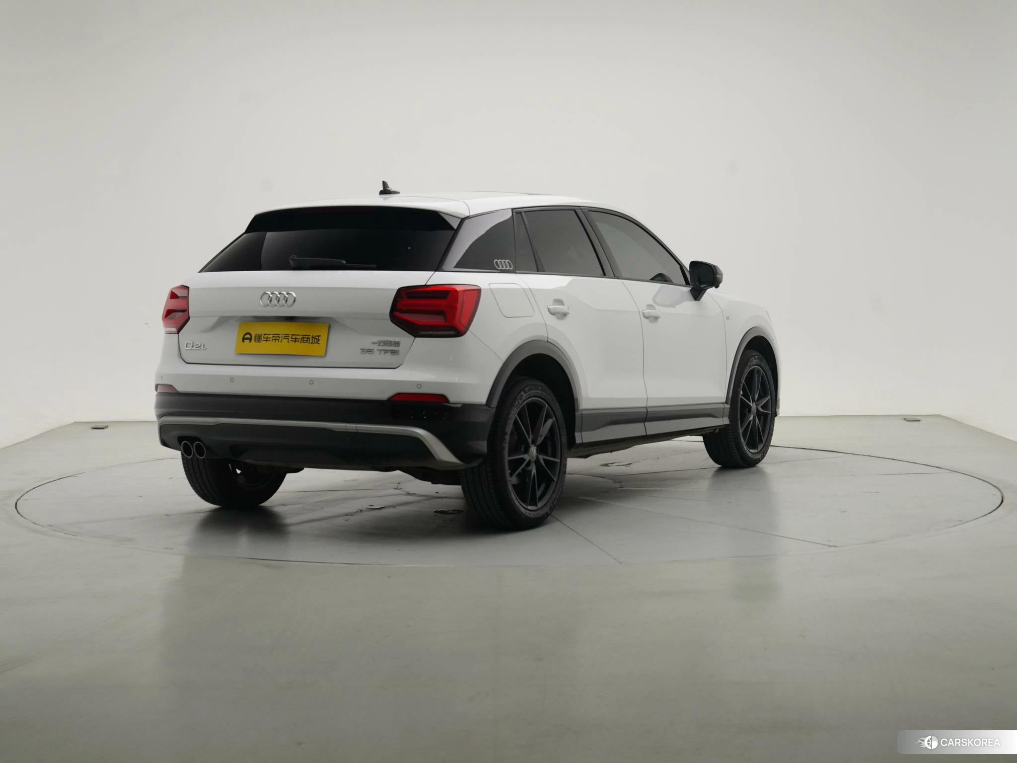Audi Q2L id 4467901 из Китая 23