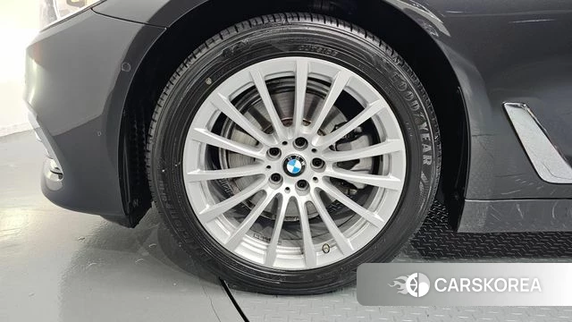 BMW 5 Series (G30) id 4836636 из Кореи 25