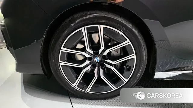 BMW 7 Series (G70) id 3467228 из Кореи 15