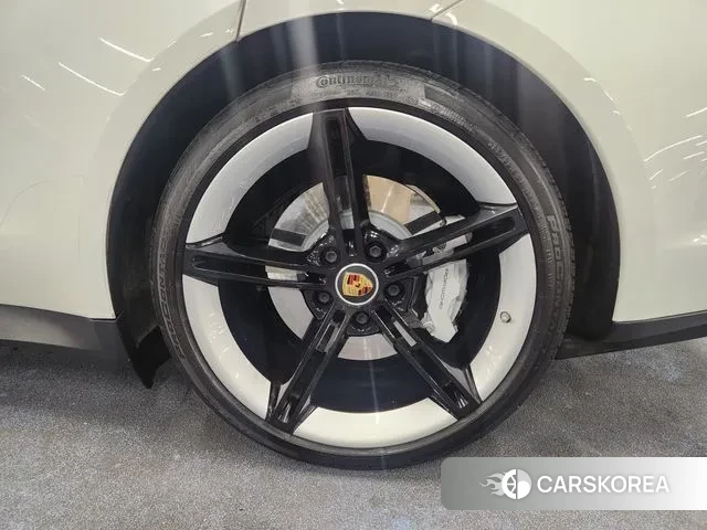 Porsche Taycan id 3463403 из Кореи 14