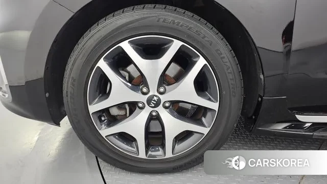 Kia The New Carnival id 3351001 из Кореи 15