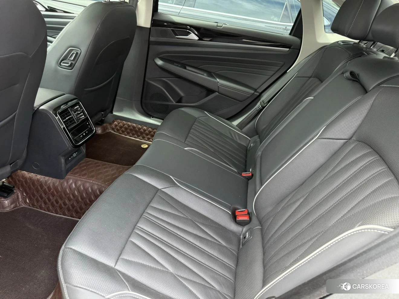 Volkswagen Passat id 4452403 из Китая 10