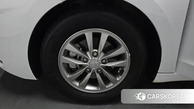 Hyundai The New Avante AD id 3728326 из Кореи 15