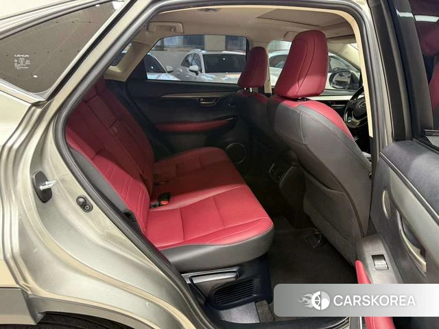 Lexus NX id 4279101 из Китая 18