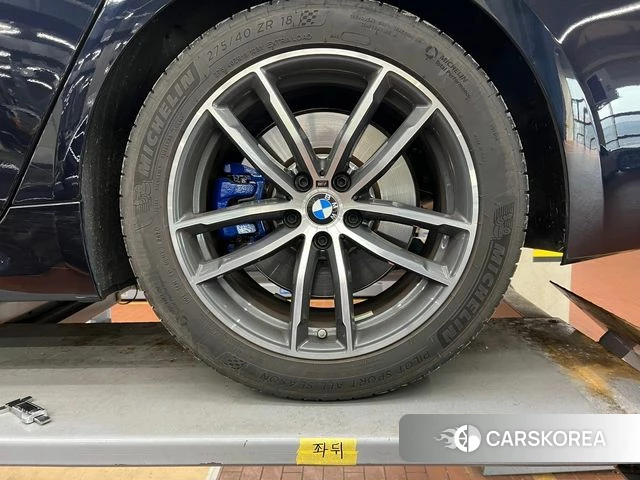 BMW 5 Series (G30) id 3859716 из Кореи 7