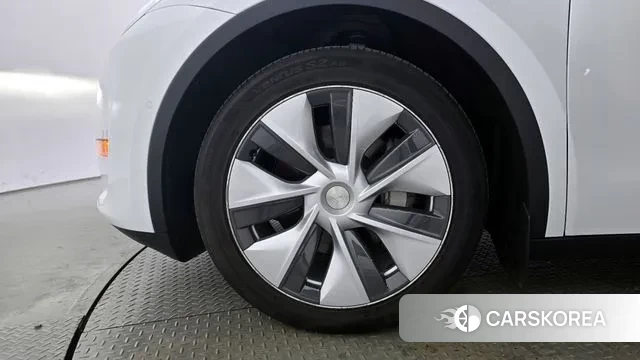 Tesla Model Y id 3372932 из Кореи 15