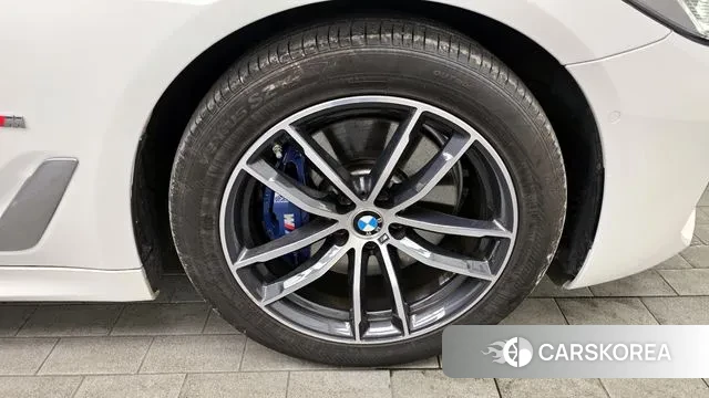 BMW 5 Series (G30) id 3597949 из Кореи 15