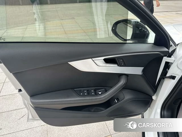Audi A4L id 4298524 из Китая 18