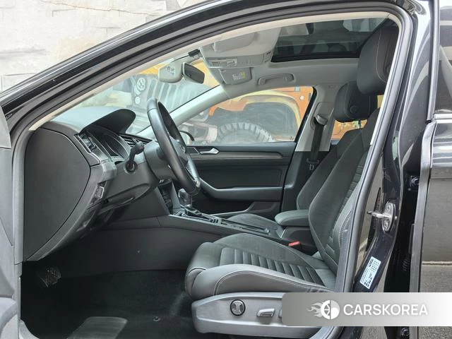 Volkswagen Magotan 2021 Черный из Китая, фото 5