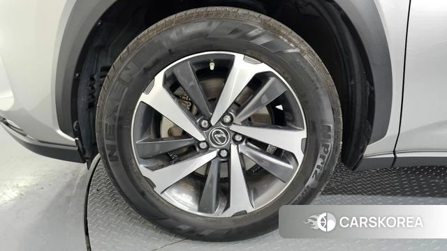 Lexus NX300h id 3942896 из Кореи 15