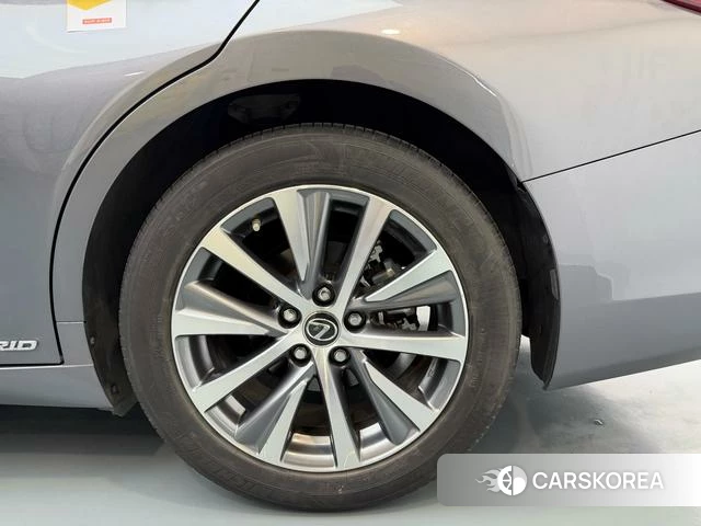 Lexus ES id 4238576 из Китая 15